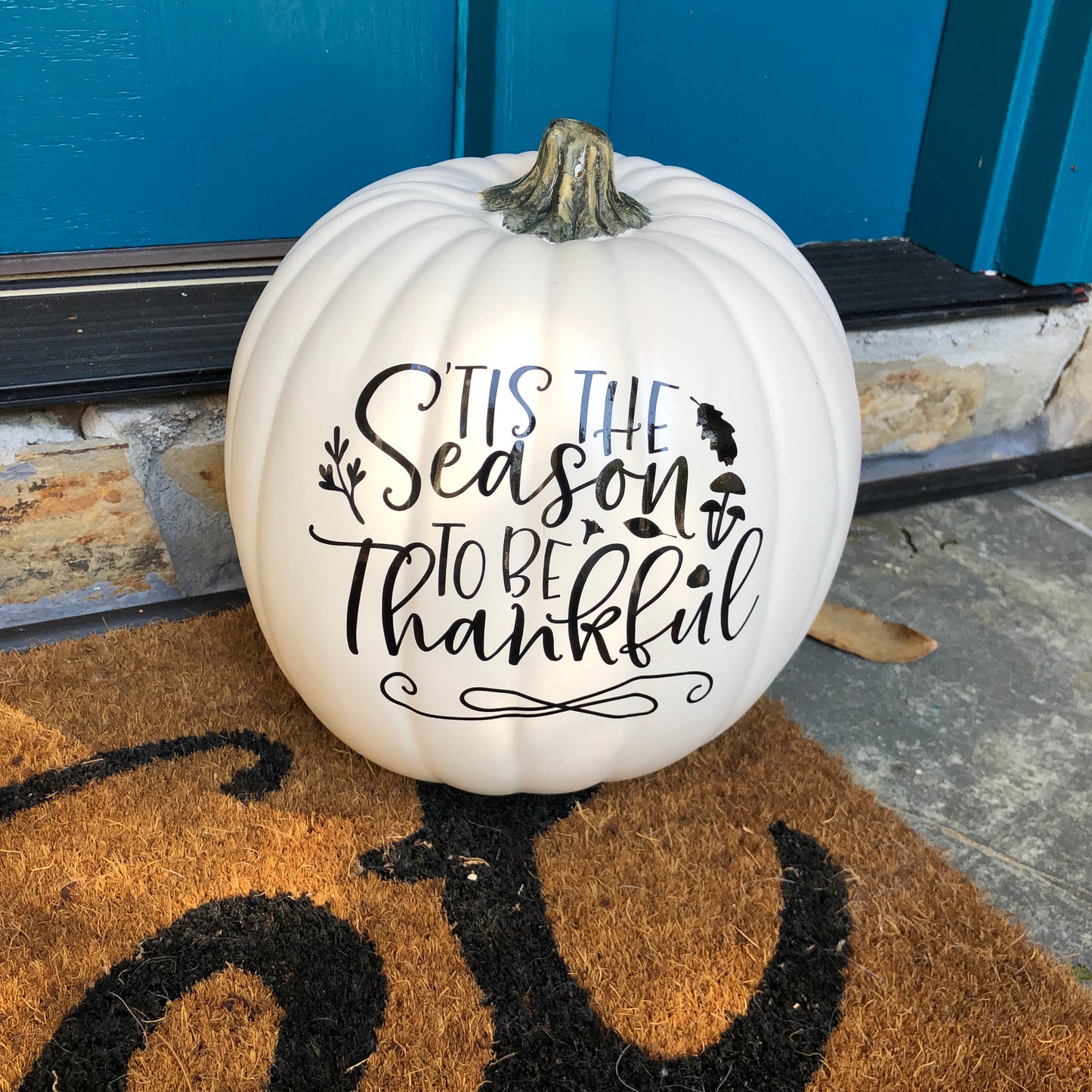 Medium faux pumpkin with 'Tis the season to be thankful text design in black